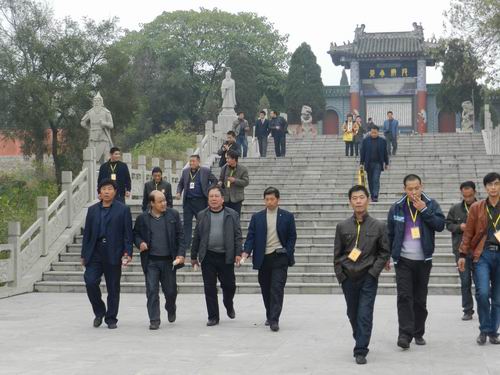 隔山不相隅，，，，，，邂逅会有时  2011伟昌铝材“厂商互信、共创品牌”用户答谢会-伟昌铝材