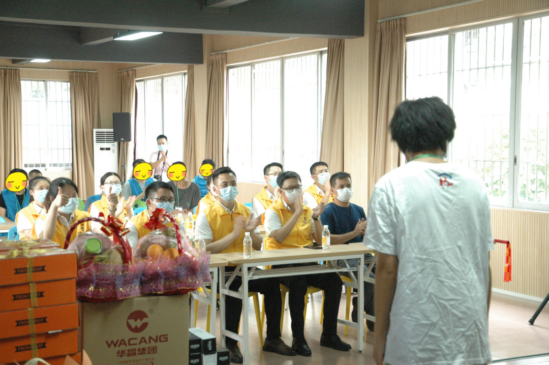 推行社会责任,彰显企业继续|南宫NG28集团前往狮山镇小塘社区康园中心开展慰问运动