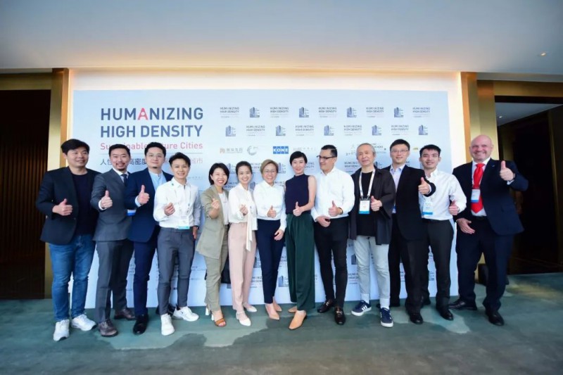 伟昌站在天下最高音乐厅，，，，上演一场超高层头脑盛宴
